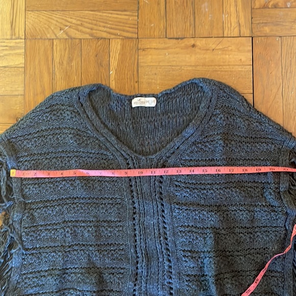 Hollister fringe Sweater - Picture 3 of 5